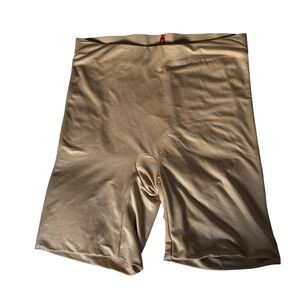 SPANX Women's Lightweight Booty Boost shorts L NWT